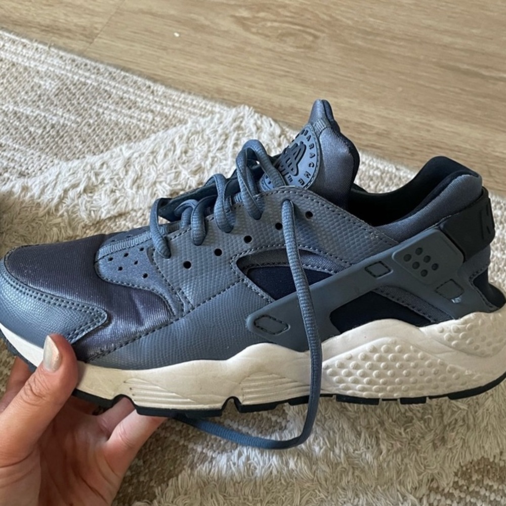 Nike huarache sneakers in great condition